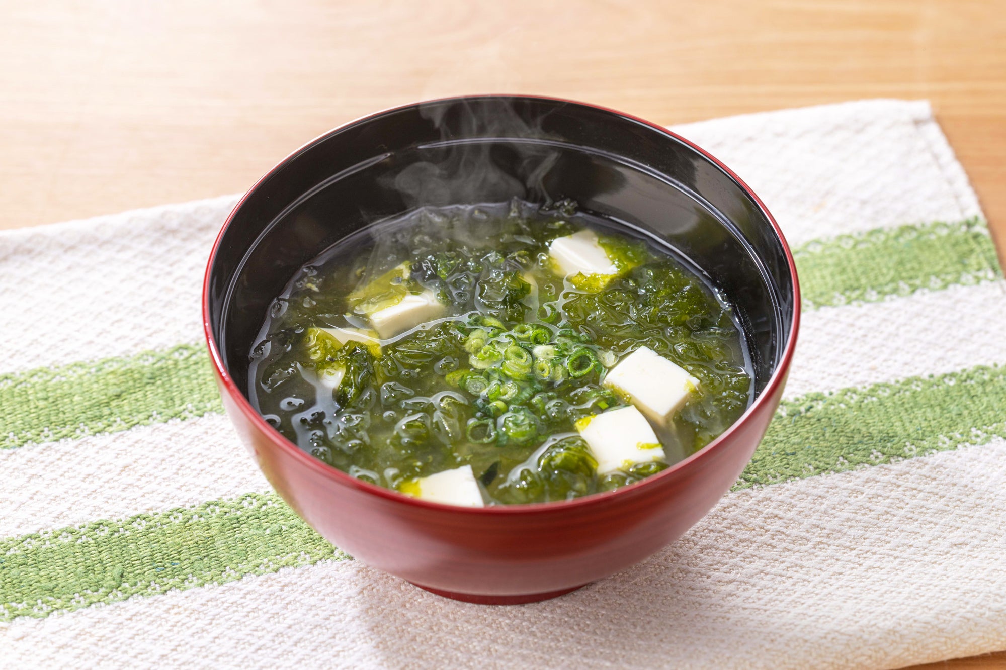 季節のお味噌汁「あおさと豆腐のみそ汁」